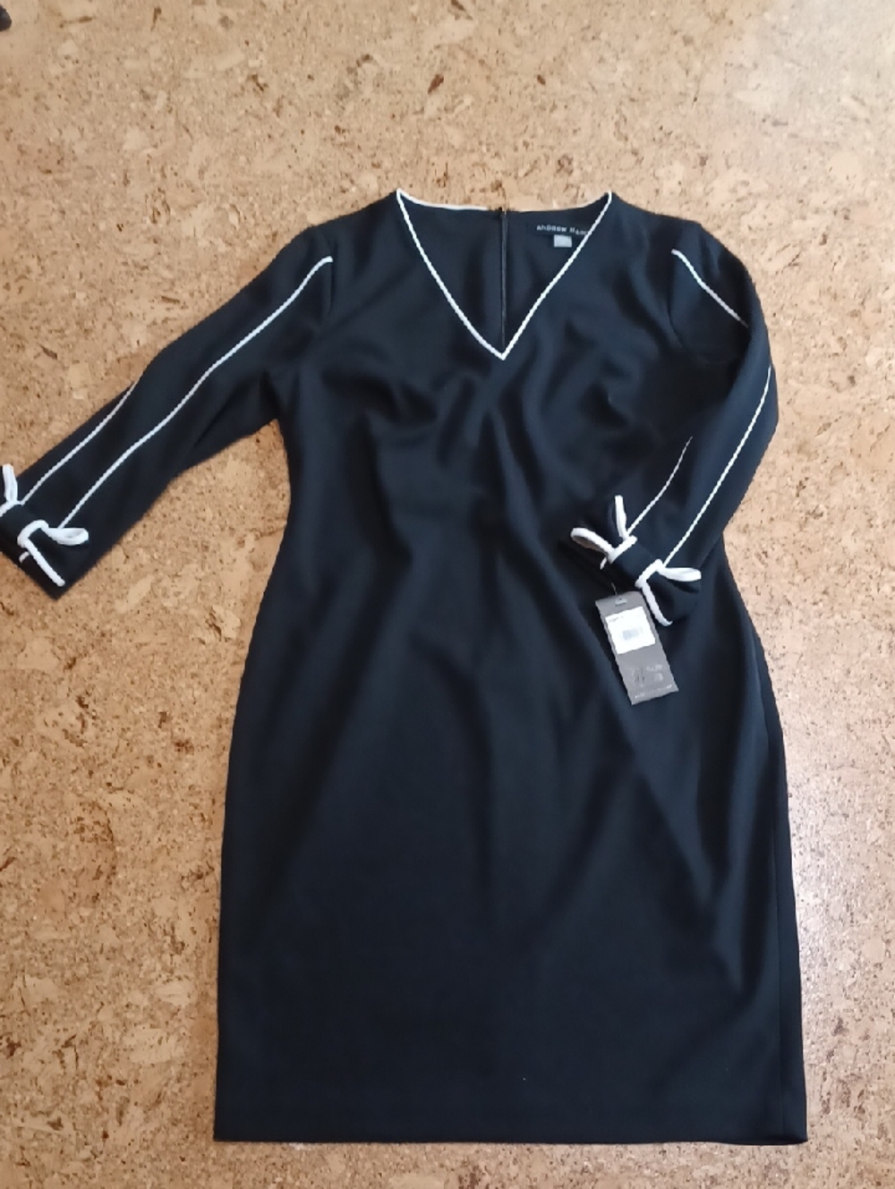 Andrew Marc Black/Cream V Neck 3/4 Sleeve Sheath Dress Size 14 NWT